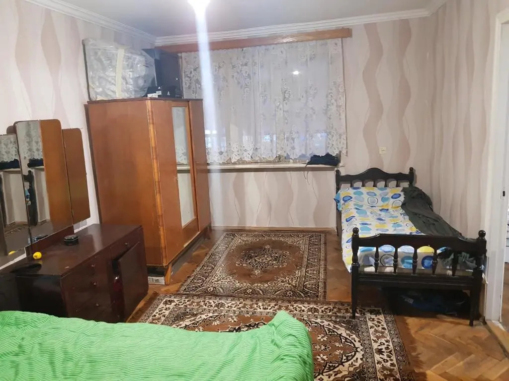 Vazha Pshavela 42 44 House