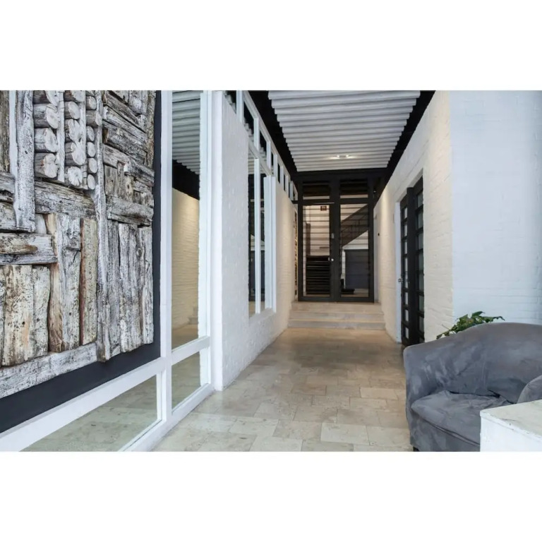 Master Loft in Historic Downtown