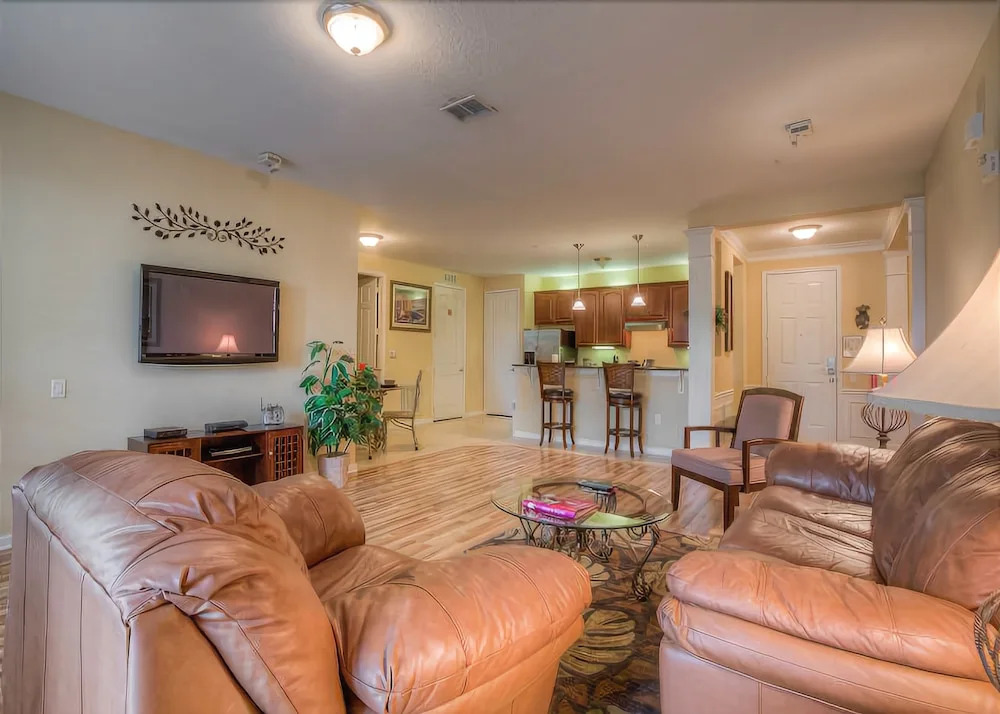 4816 Cayview Avenue #102