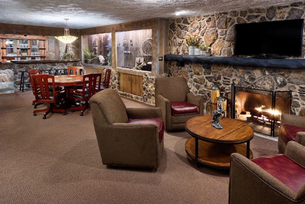 Rock Crest Lodge & Cabins