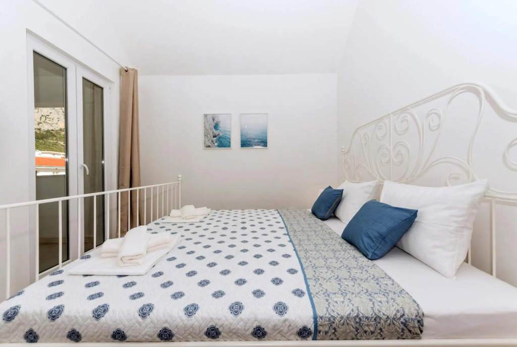 Vista Mare Apartment - Brand New, 3 Bedroom, Sea View