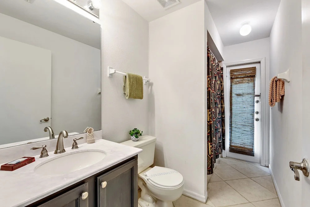 Pvt Water Views : Tranquil, Tropical 5 Beds w/ Spa