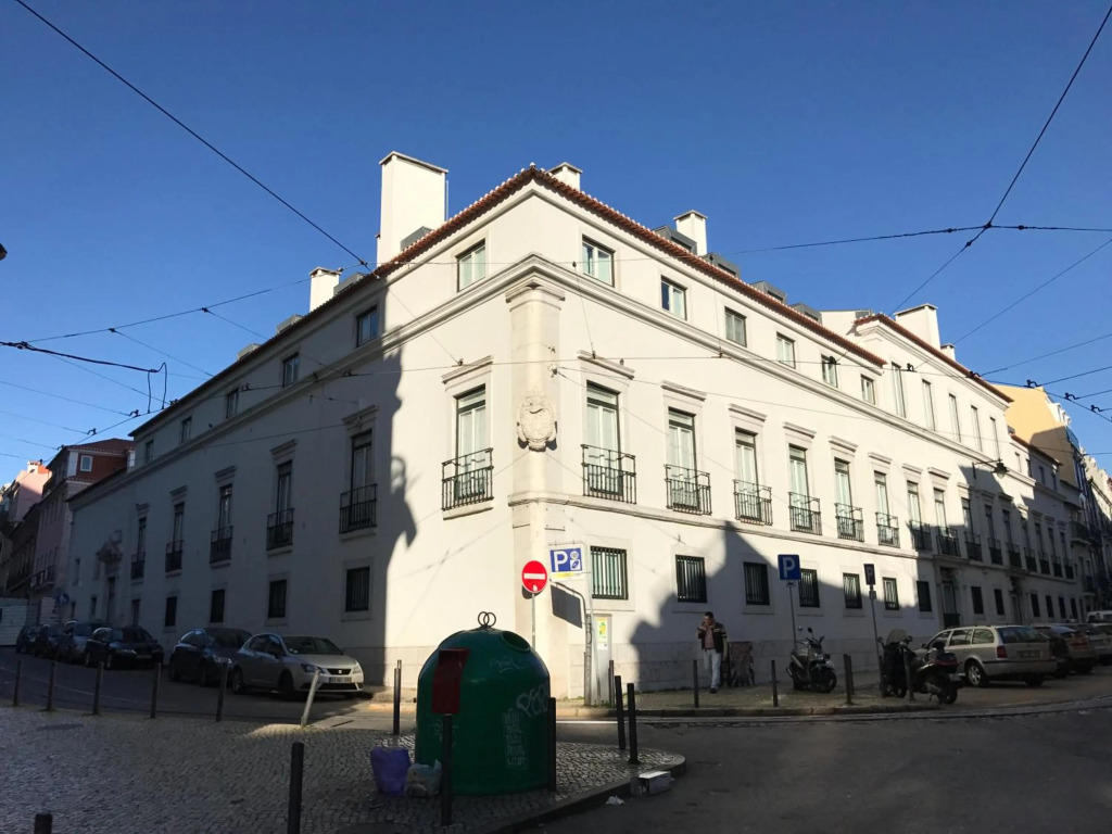 Lisbon Downtown Apartment