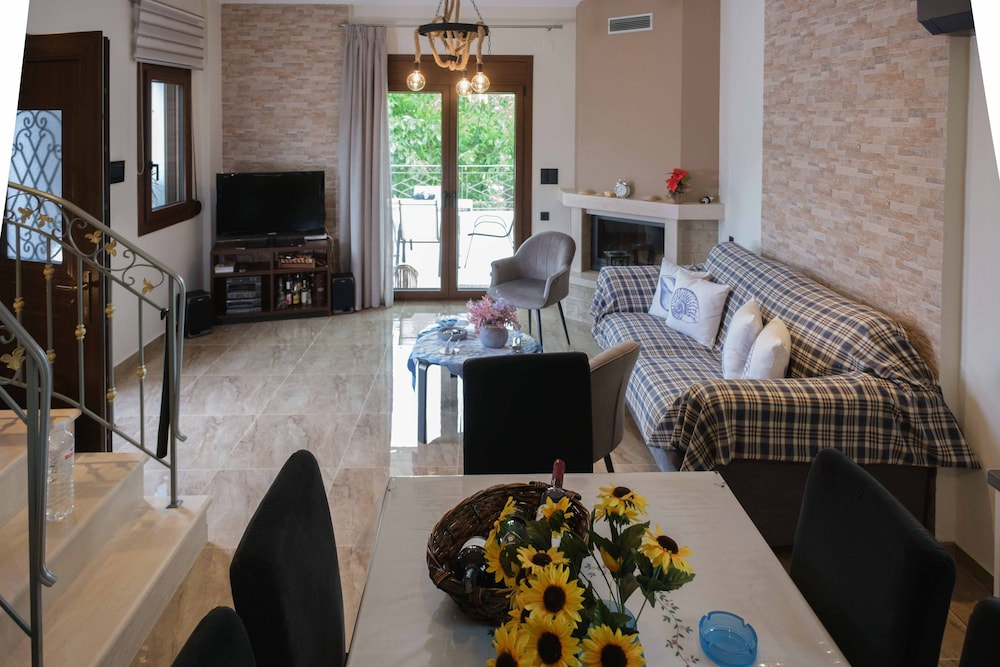 Effies Maisonette and Detached Studio