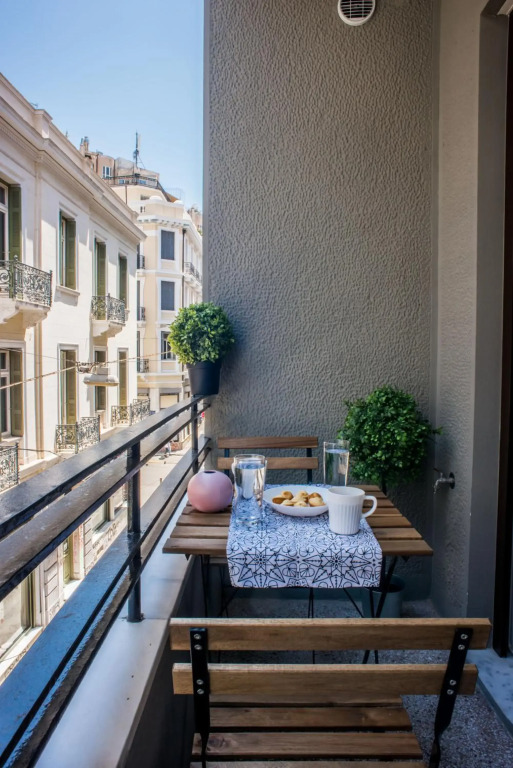A22 Irresistible modern flat with balcony@centre