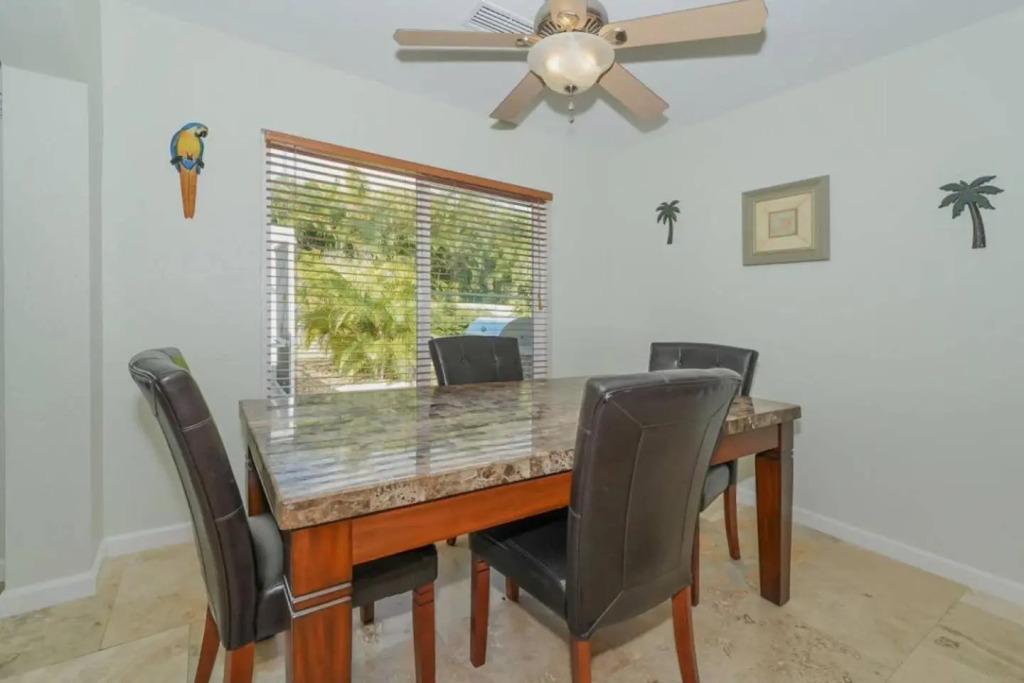 Heated Pool Home - Perfect Location - Walk to Beach, Restaurants and More
