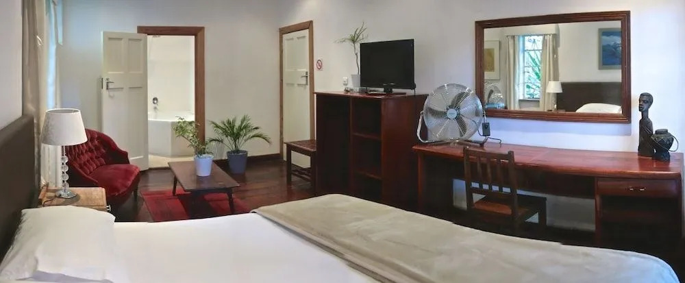 Travellers Guest House