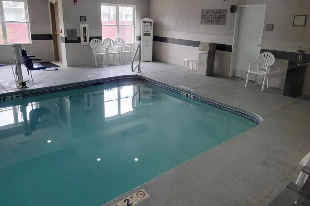 Country Inn & Suites By Radisson, McDonough, GA