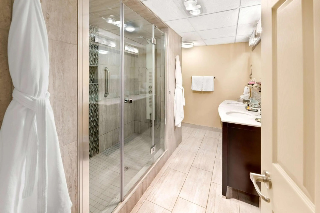Best Western Plus NorWester Hotel & Conference Centre