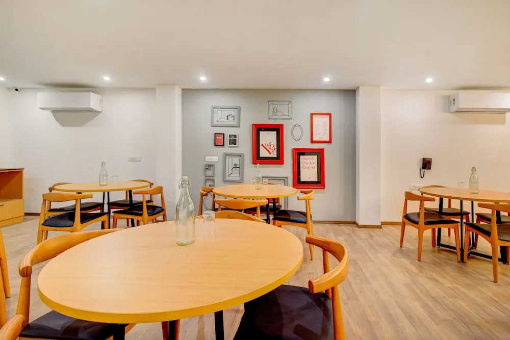 OYO Townhouse 219, Sector 49, Gurgaon