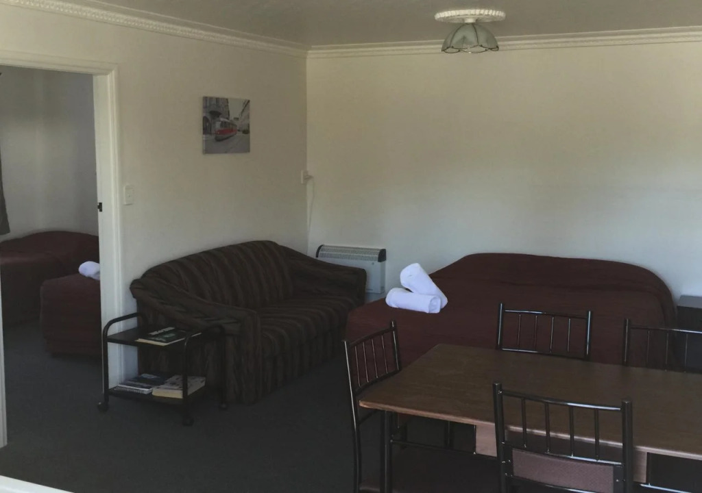 Ferry Motel