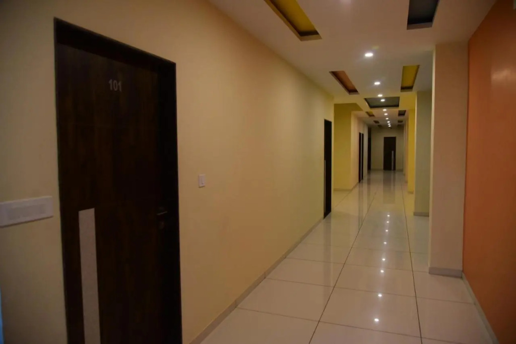 Hotel  Savera Palace