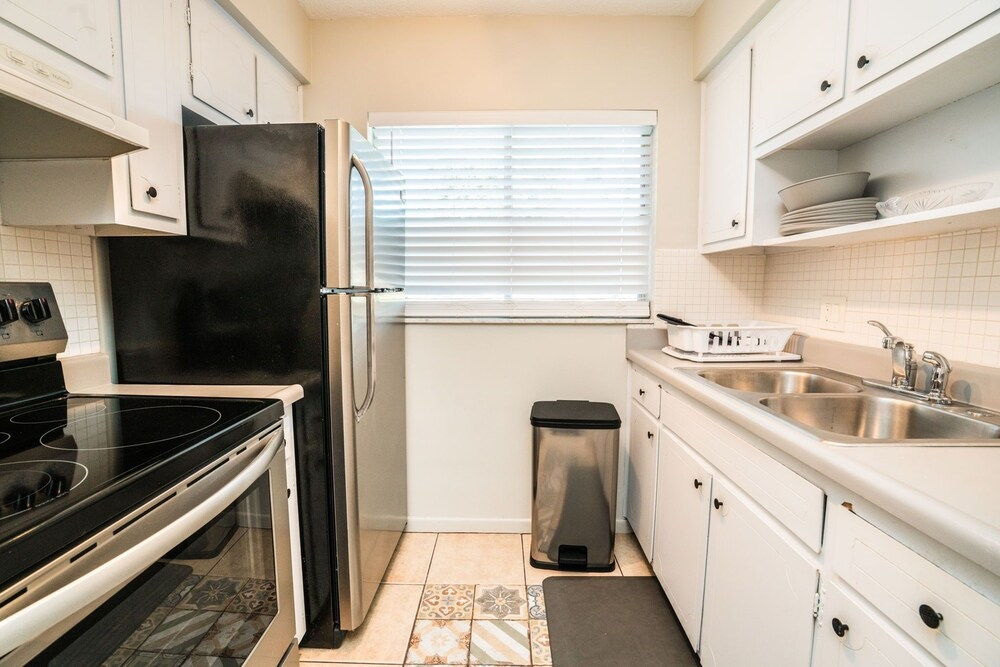 Clearwater Cove - 2344 Shelley St 1 Bedroom Condo