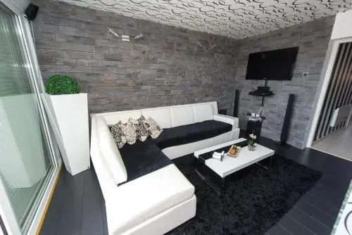 Apartment Adi