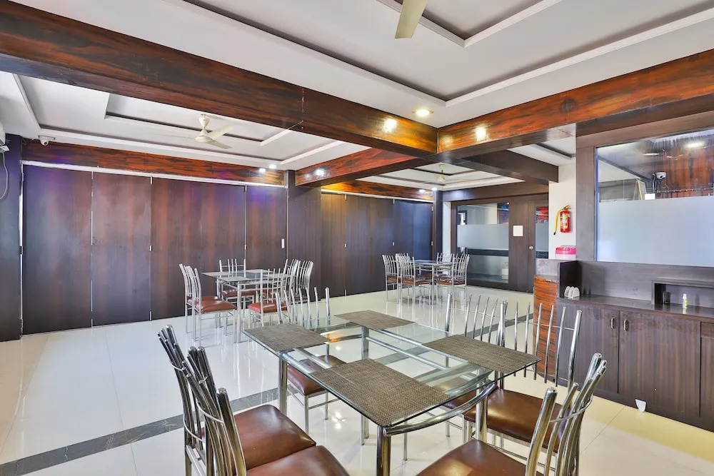 Oyo 24135 Hotel Anand Inn