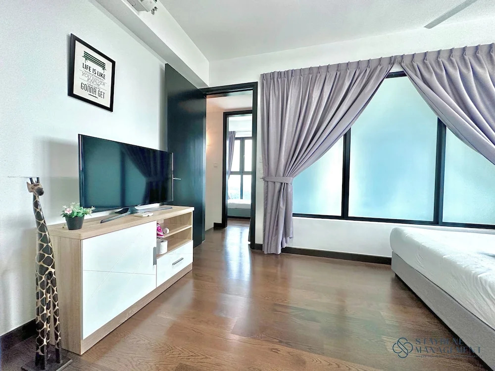Almas Suites by RR JBcity