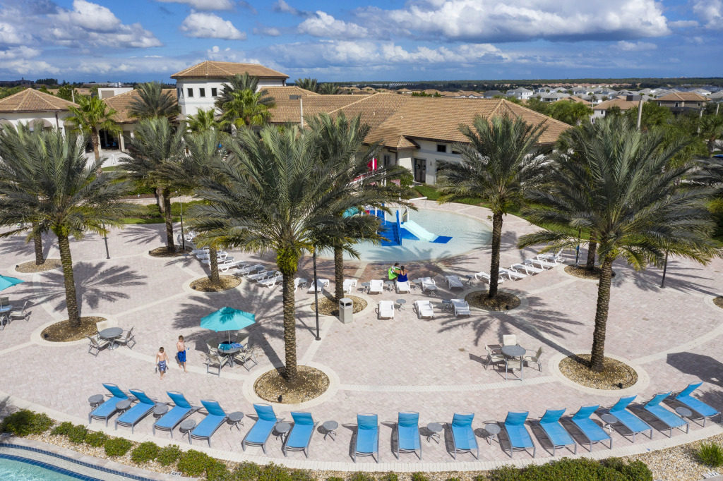 Gorgeous 4 Bd w Pool at Champions Gate Resort 1020