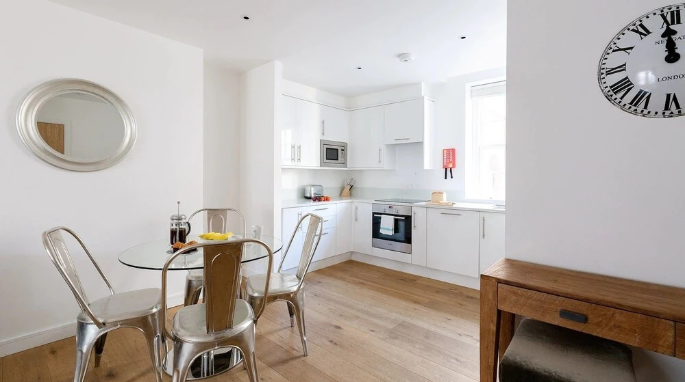 Urban Stay Lovat Lane Apartments