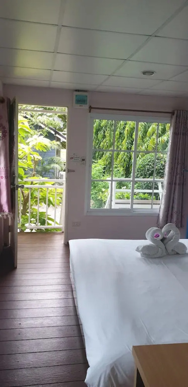 Chomtawan Home
