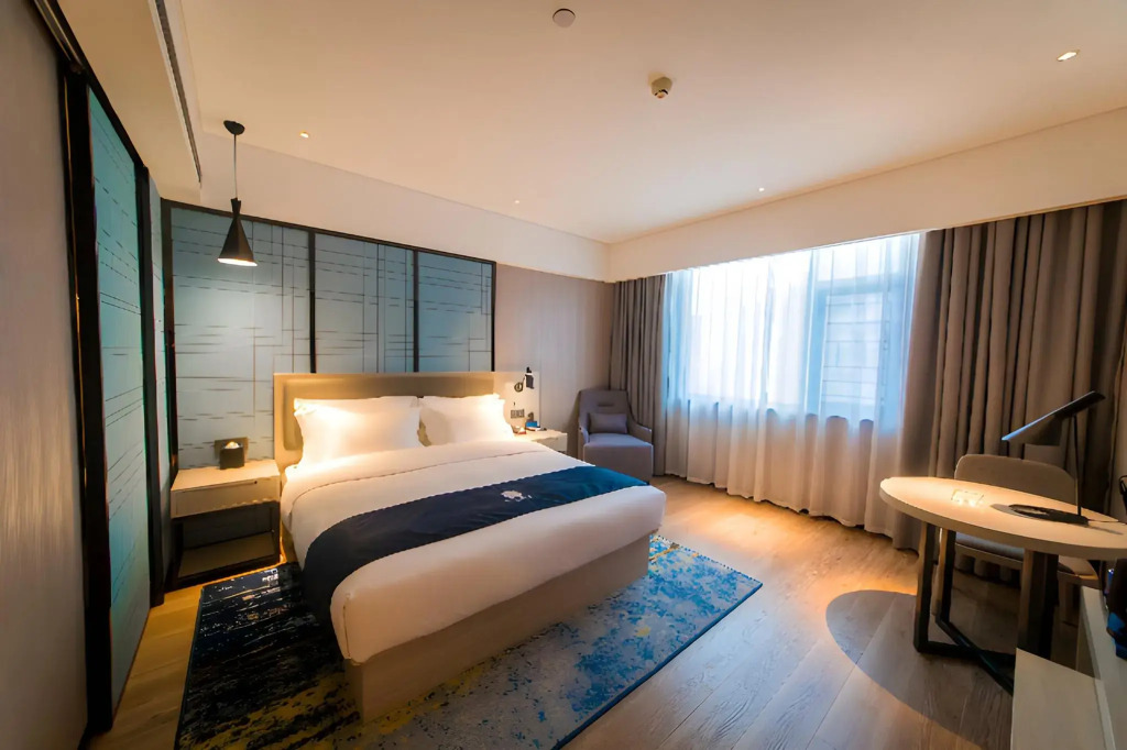 Echarm Hotel (Hezhou Lingfeng Square)