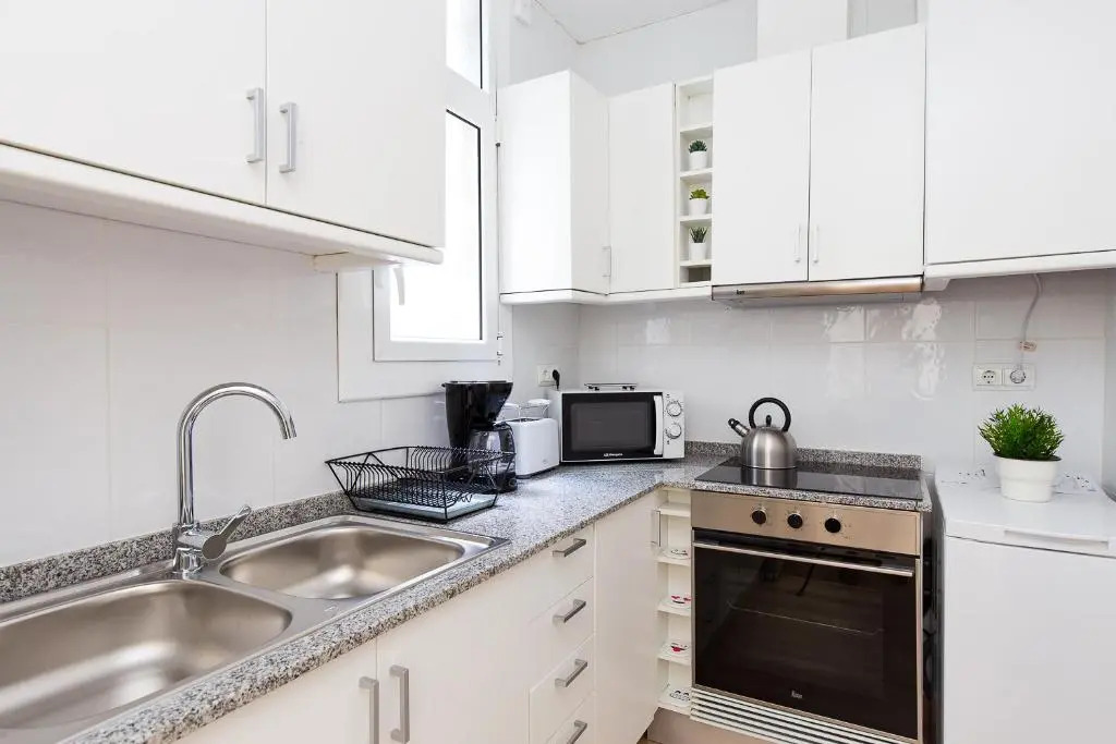 Lovely and Convenient Sagrada Familia Apartment