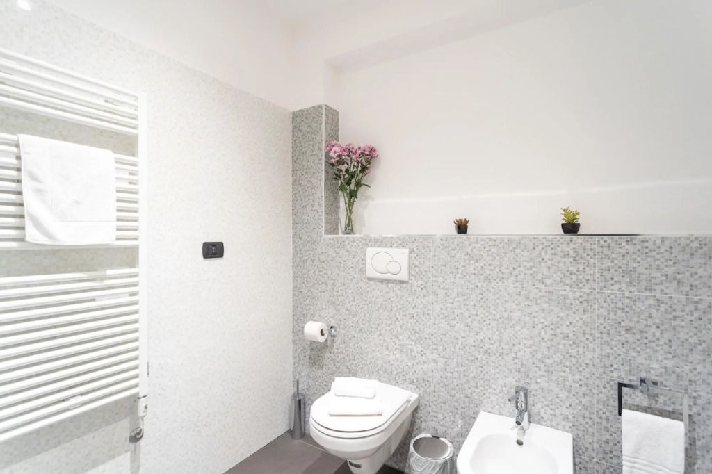 Da Pia in Historycal Como City Centre by Rent all Como