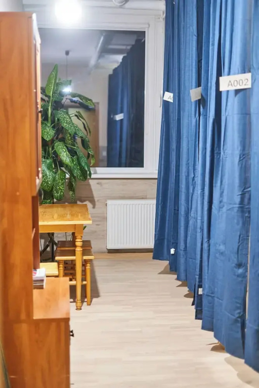 Tokyo Vibes - Private Sleeping Pods Hostel, Self check-in
