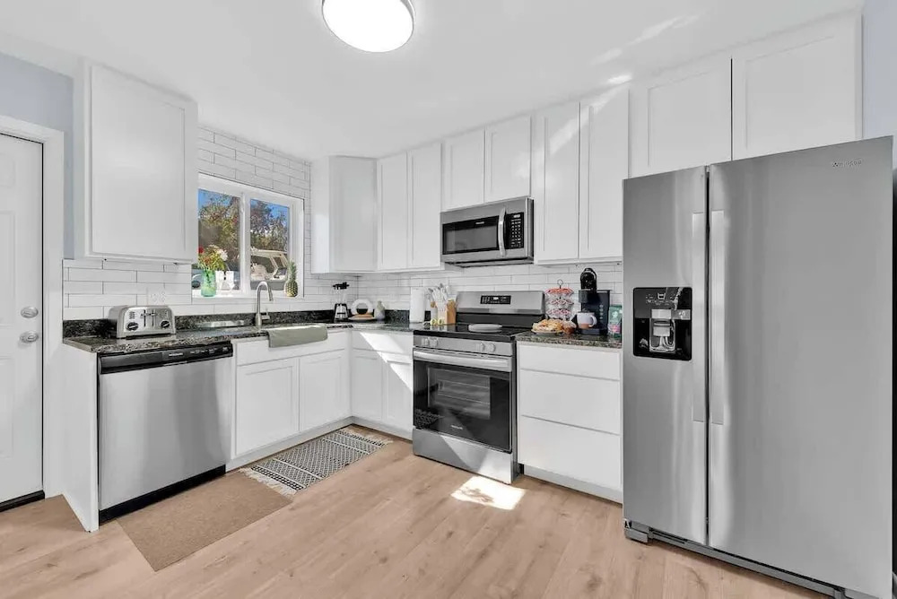 3 Blocks to Bay + Boat Parking + Renovated + 3 Bd