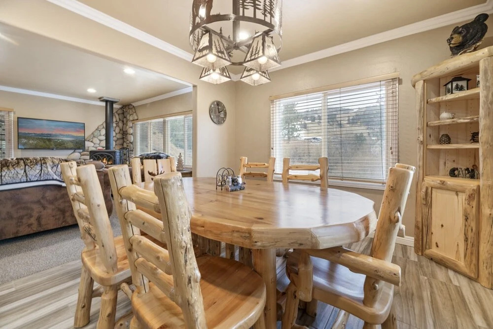 31 - Serenity Pines 4 Bedroom Home by Redawning