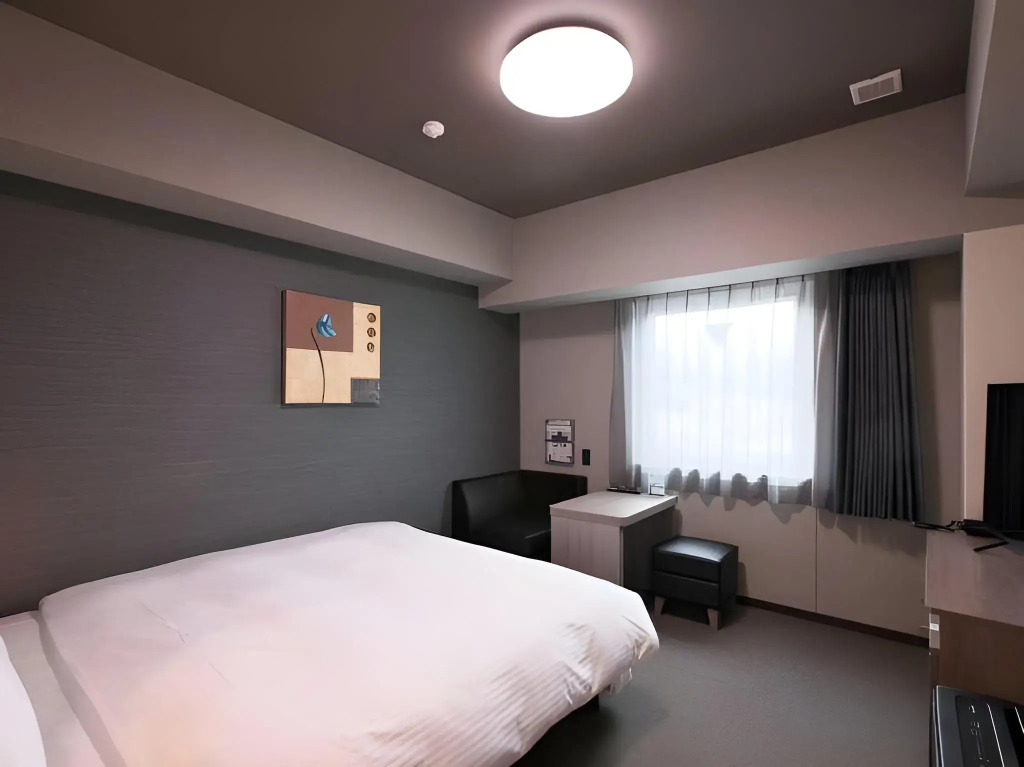 Hotel Route-Inn Suzaka