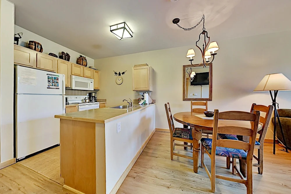444jspgs 1 Bedroom Condo