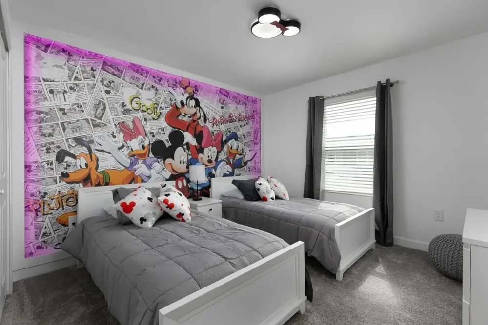 Gorgeous New Townhome at Storey Lake