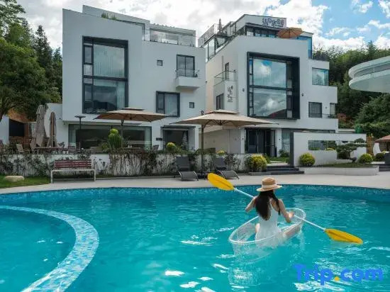 XLXW Xiangwang Wild Luxury Family Homestay With Slide Pool, Creek Trekking & River Rafting