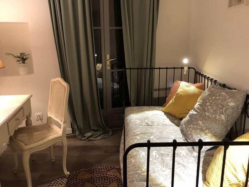 Le calme sur la place de la Madeleine