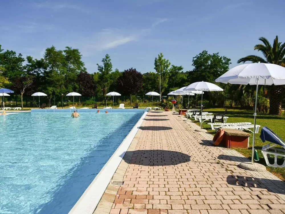 Welcoming Mobile Home in Marina di Altidona With Shared Pool