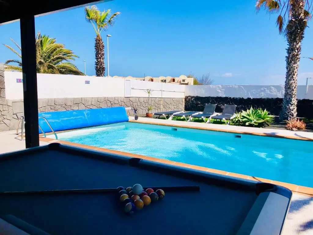 Villa Descansa with private Pool, Air-Conditioning, Sea View, Smart-TV Wifi