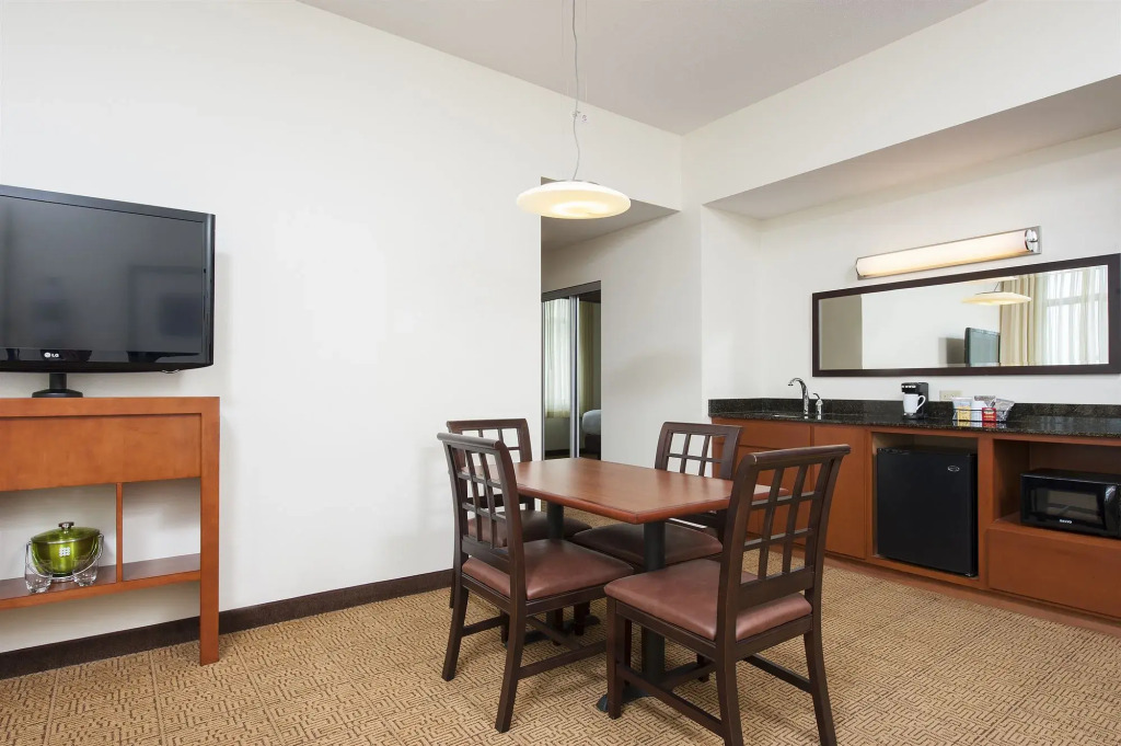 Hyatt Place Des Moines Downtown