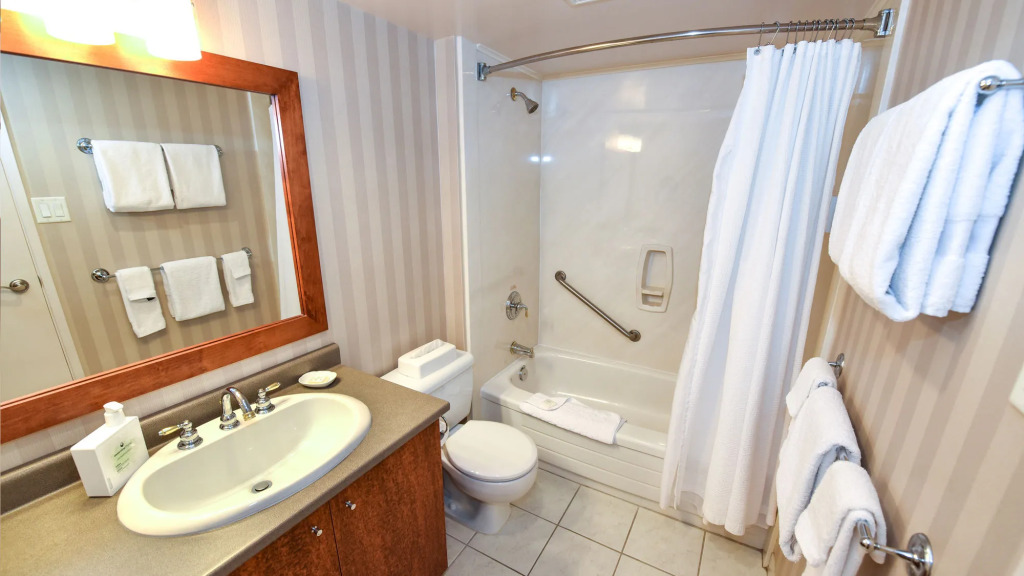 Victoria Regent Waterfront Hotel & Suites