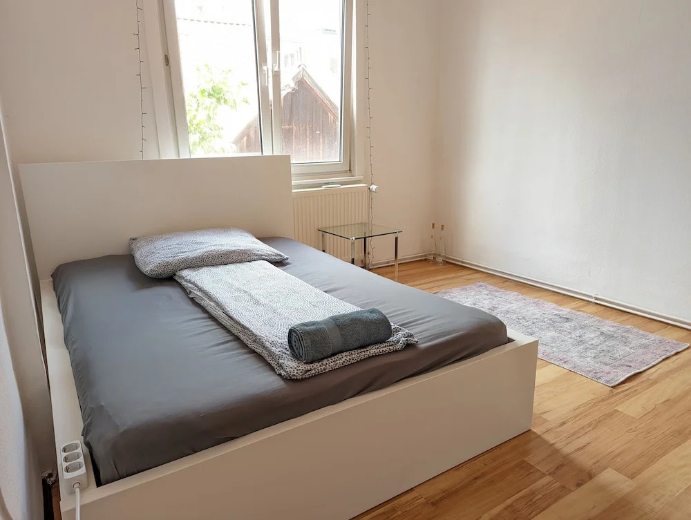 3 Bed Flat - Sleeps 6 - Pets - Parking - Wifi