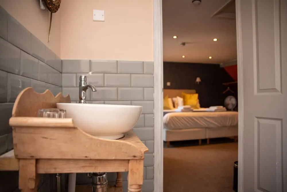 The Oakhouse Hotel