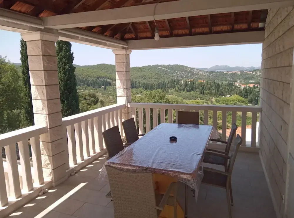 Perfect Getaway Near Korčulas Scenic Sights and Beaches