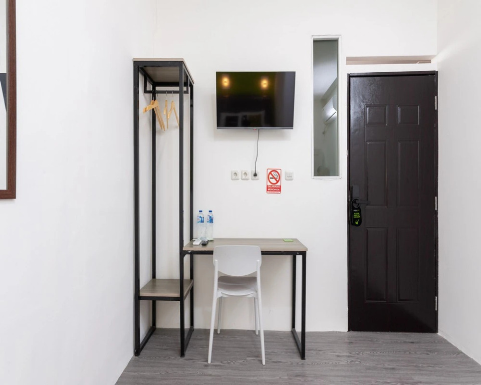 Urbanview Don Juan Pondok Gede by RedDoorz