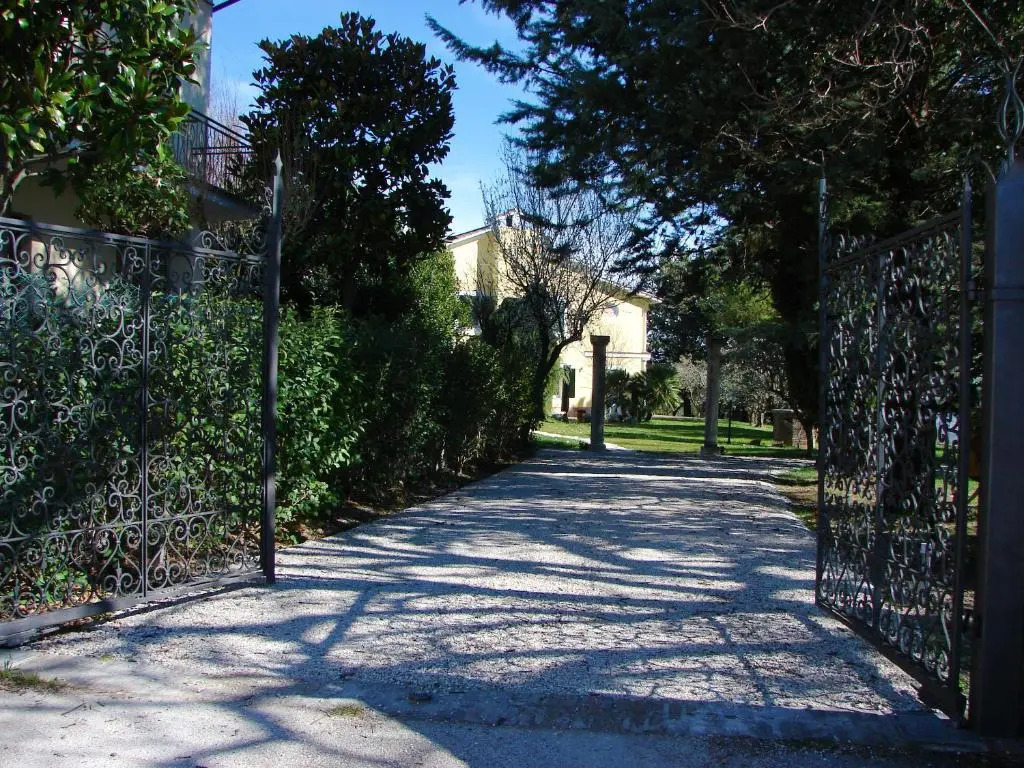 Villa with 4 bedrooms in Mogliano with private pool enclosed garden and WiFi 23 km from the beach