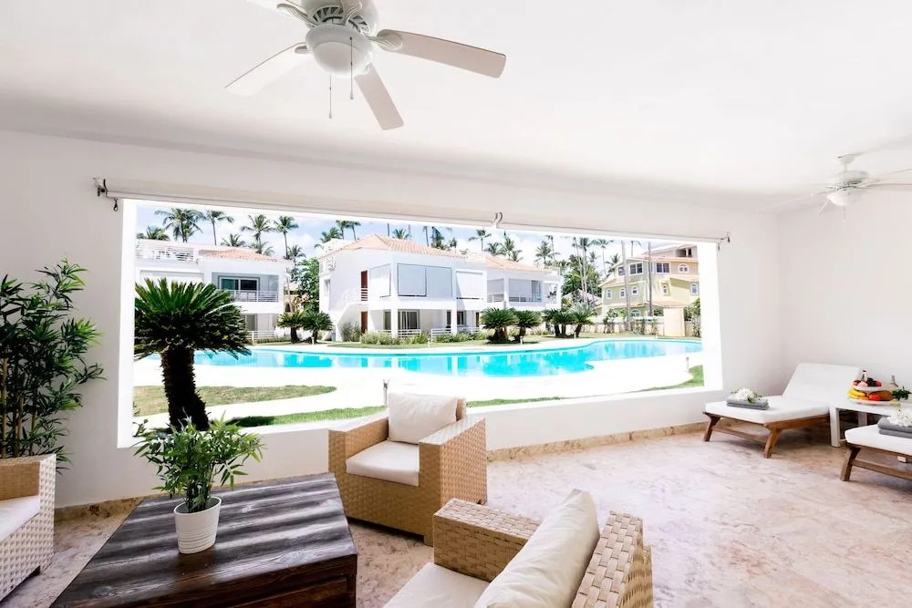 Las Terrazas VIP Pool Beach Club & Spa