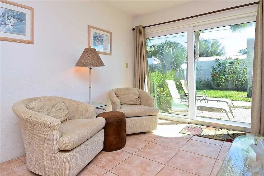 Jamaica Royale 91 - Two Bedroom Condo