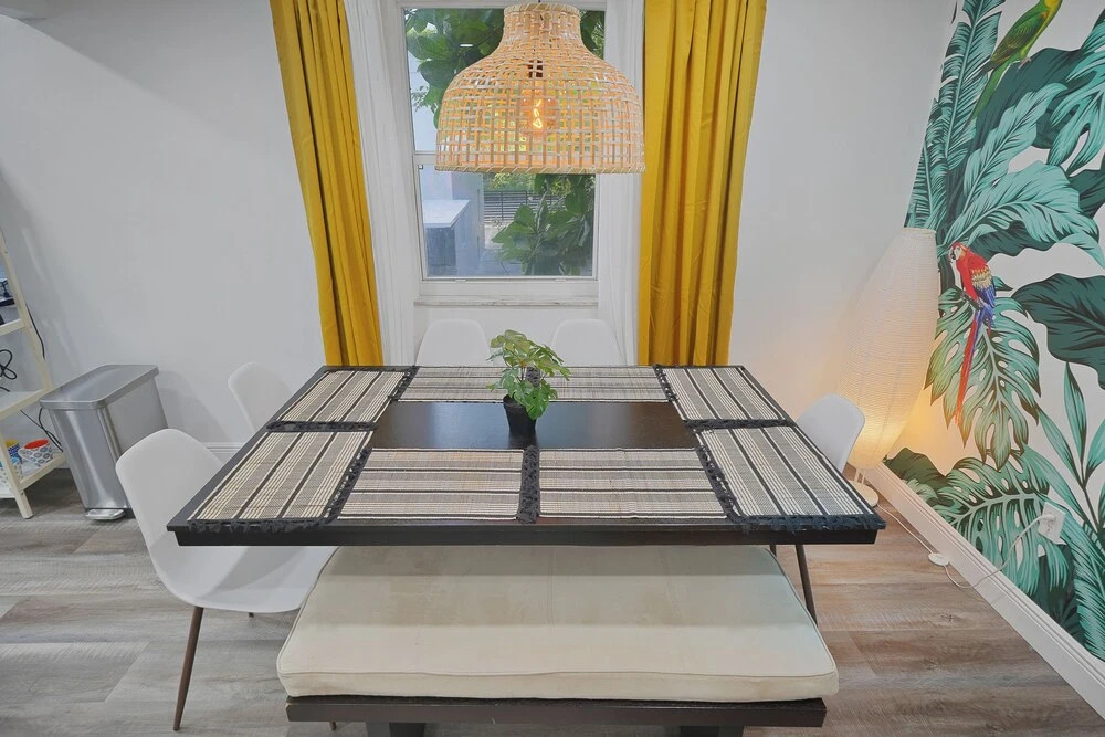 4 to 14 Guests, 2 Kitchens, Jungle Retreat BBQ Patio