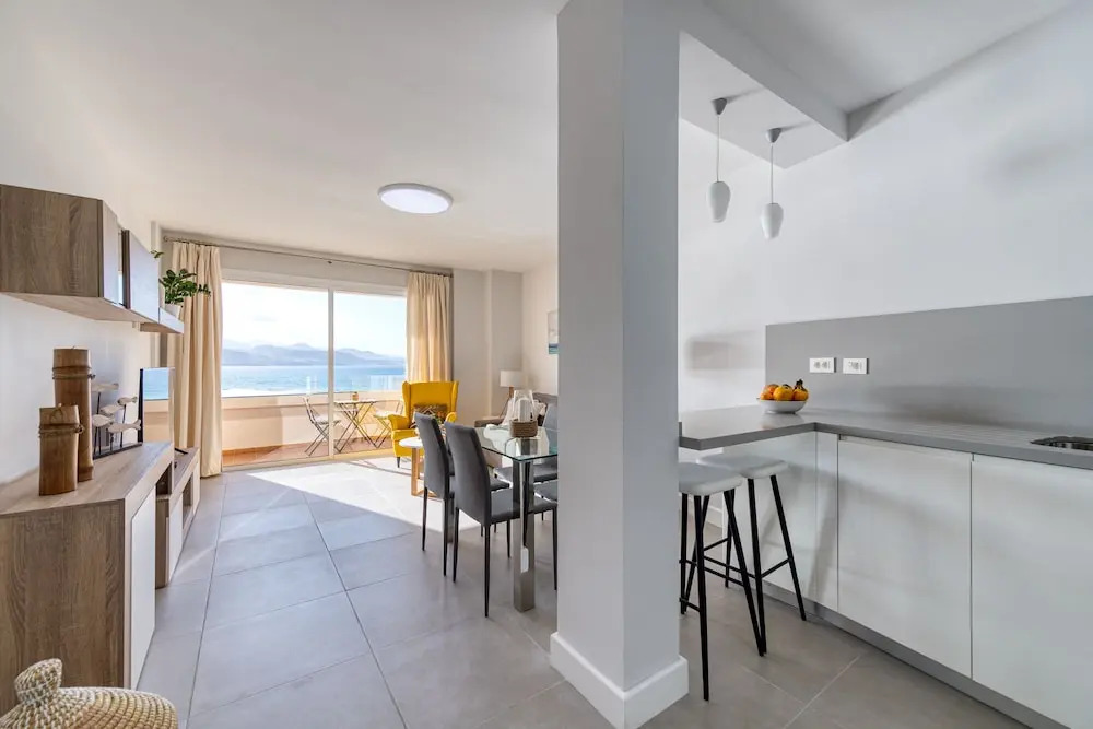 Bright Beachfront Apartment