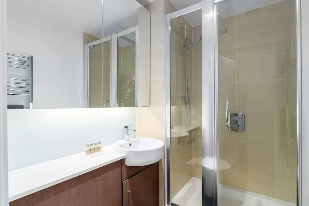 Stunning 3BR Flat in East Village W/balcony, Fits 9