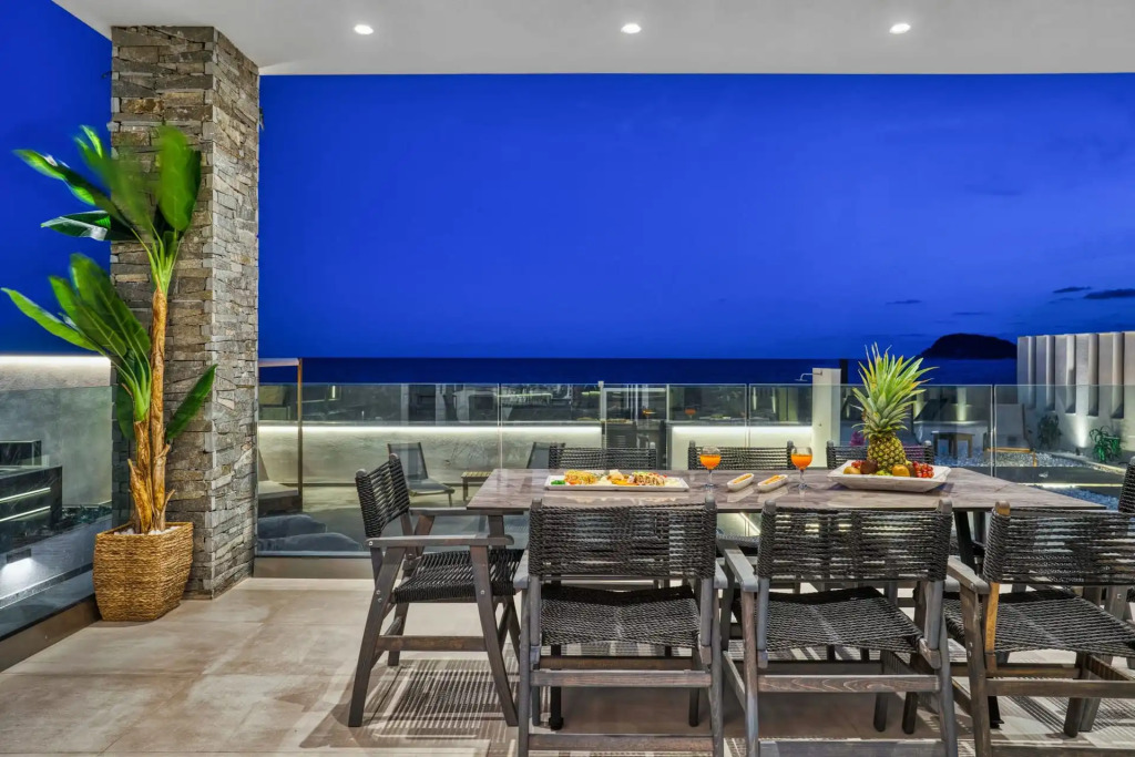 Villa V Beach Villa, All Inclusive Board, by ZanteWize