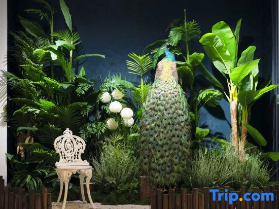Huaxi Nalai • Milin Aesthetic Hotel Serene & Luxe (Jinghong Manting Park Riverside Night Market)